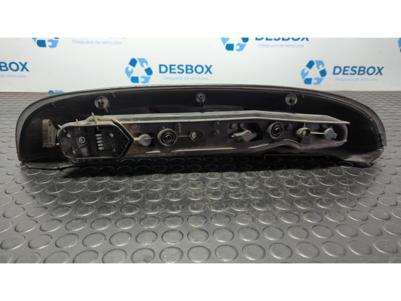 Recambio de piloto trasero derecho para opel corsa c corsavan (comercial) referencia OEM IAM 89307520  