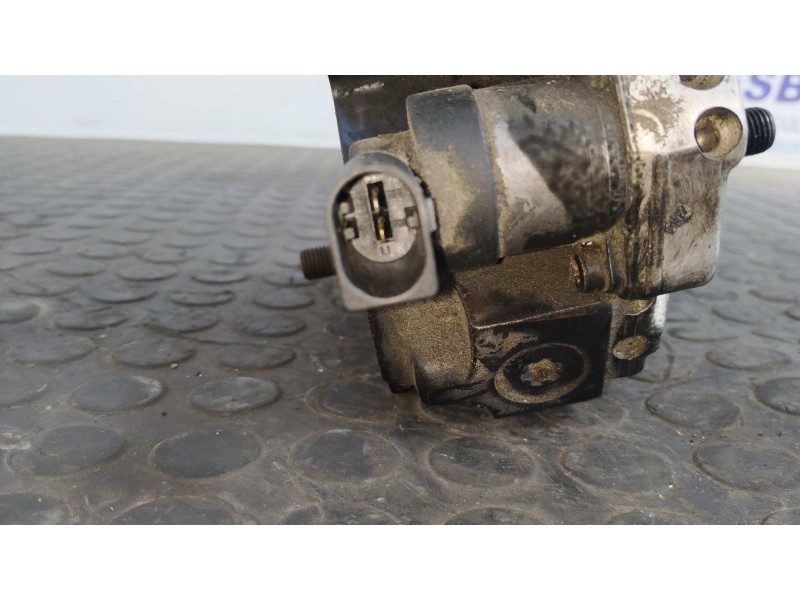 Recambio de bomba inyeccion para bmw serie 3 compact (e46) 2.0 16v diesel cat referencia OEM IAM 7788670  