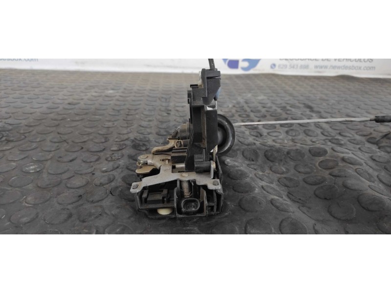 Recambio de cerradura puerta delantera derecha para volkswagen caddy ka/kb (2k) 2.0 sdi referencia OEM IAM 3B1837016  