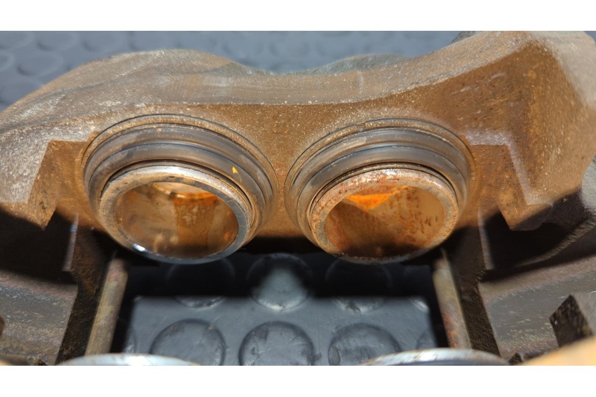 Recambio de pinza de freno delantera izquierda para toyota land cruiser (j9) td vx (5-ptas.) (kzj95) referencia OEM IAM S13WM  