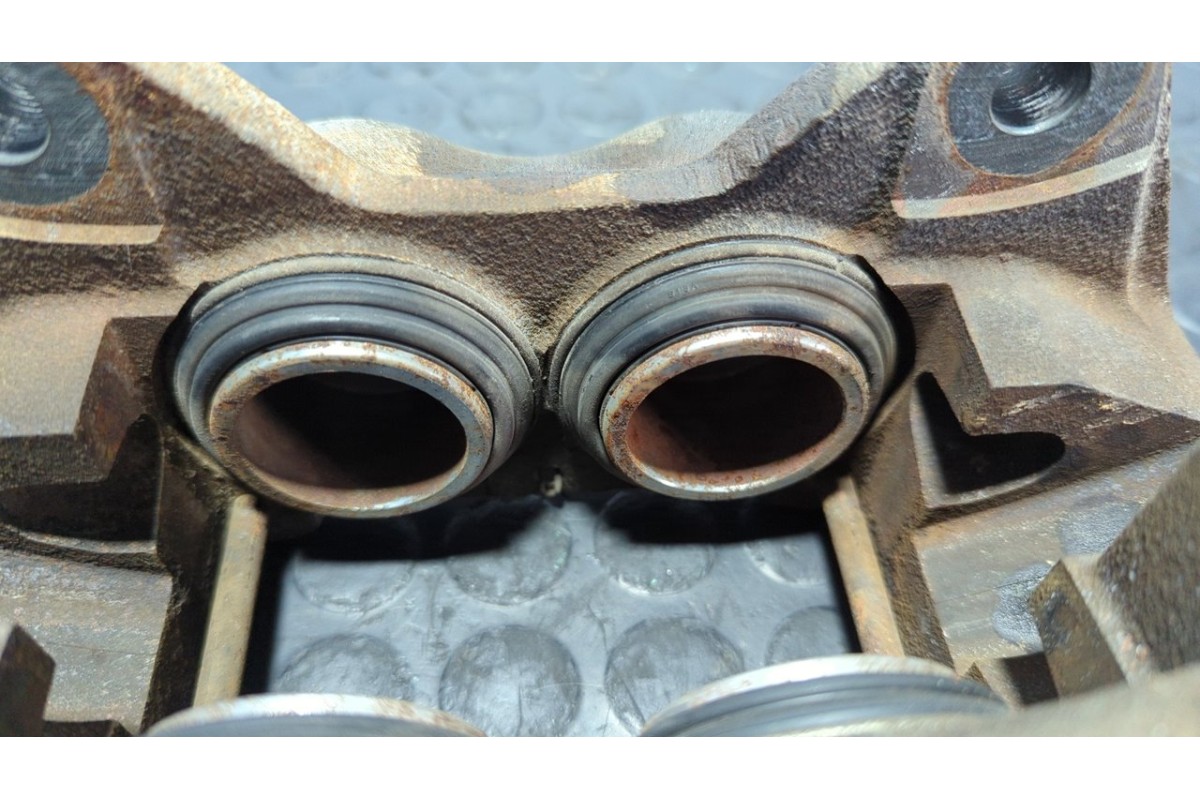 Recambio de pinza de freno delantera derecha para toyota land cruiser (j9) td vx (5-ptas.) (kzj95) referencia OEM IAM S13WM  