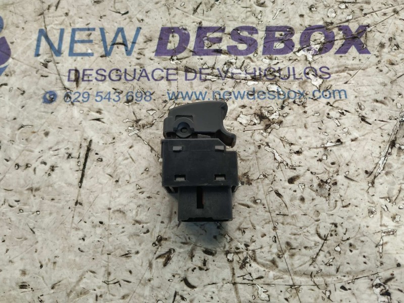 Recambio de mando elevalunas trasero derecho para hyundai tucson (jm) 2.0 crdi comfort (4wd) referencia OEM IAM   