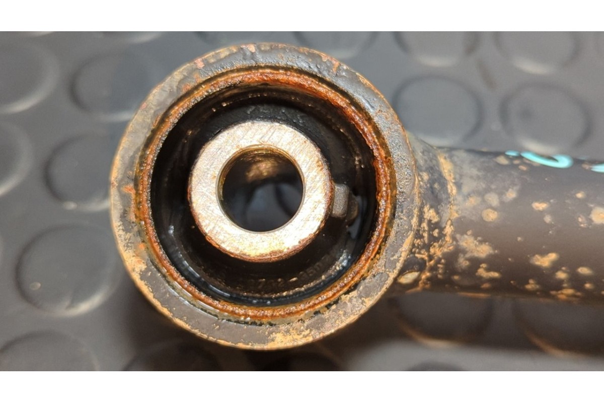 Recambio de brazo derecho inferior trasero para toyota land cruiser (j9) td vx (5-ptas.) (kzj95) referencia OEM IAM   