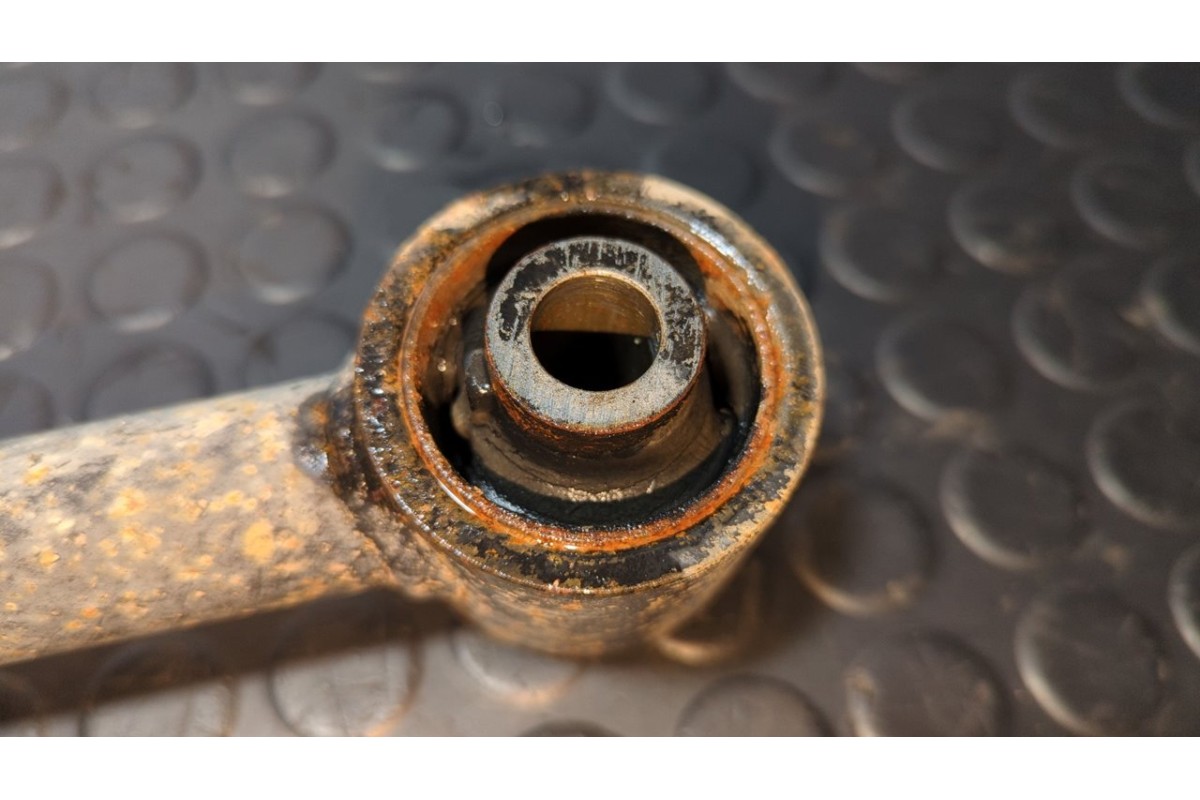 Recambio de brazo derecho inferior trasero para toyota land cruiser (j9) td vx (5-ptas.) (kzj95) referencia OEM IAM   