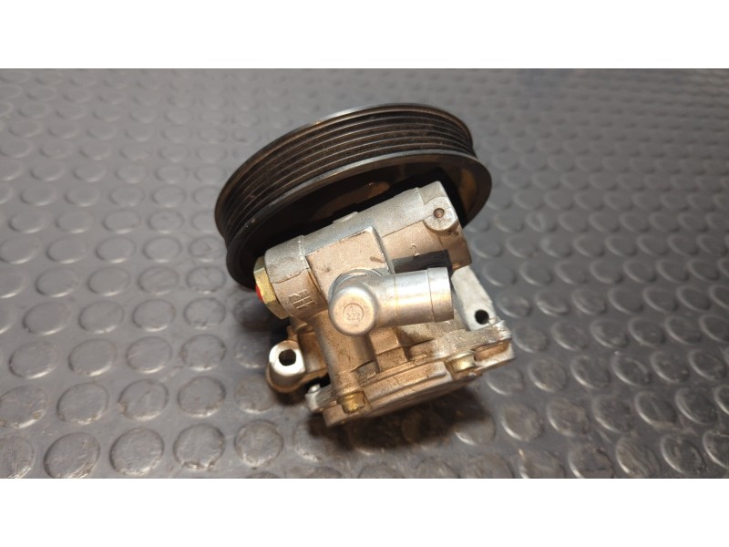 Recambio de bomba direccion para mercedes-benz clase c (w203) berlina 220 cdi (203.006) referencia OEM IAM A6112300115  