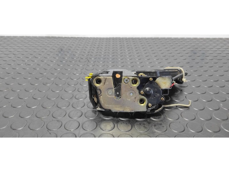 Recambio de cerradura puerta delantera izquierda para toyota land cruiser (j9) td vx (5-ptas.) (kzj95) referencia OEM IAM   