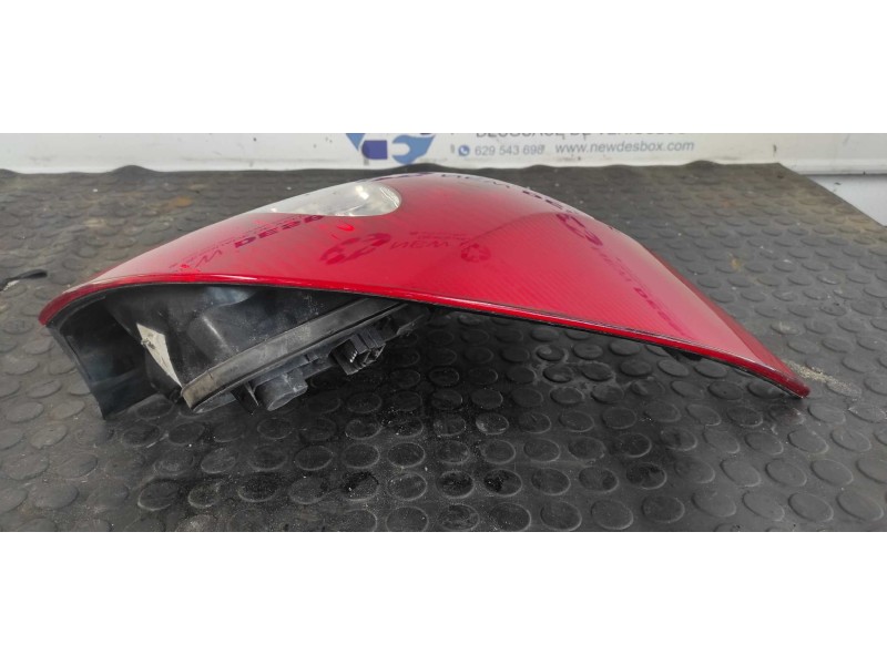 Recambio de piloto trasero derecho para renault laguna ii grandtour (kg0) 1.9 dci diesel referencia OEM IAM 8200002472  