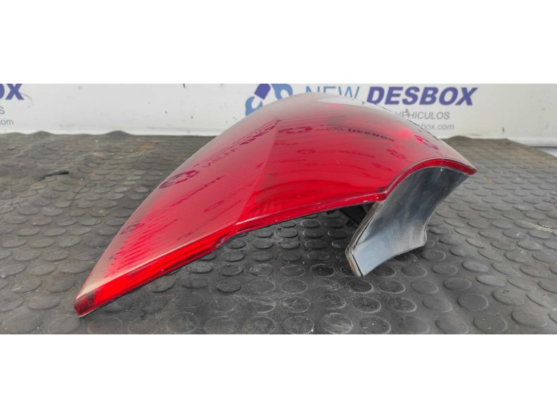 Recambio de piloto trasero derecho para renault laguna ii grandtour (kg0) 1.9 dci diesel referencia OEM IAM 8200002472  