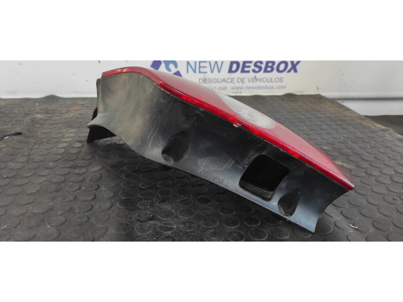 Recambio de piloto trasero derecho para renault laguna ii grandtour (kg0) 1.9 dci diesel referencia OEM IAM 8200002472  