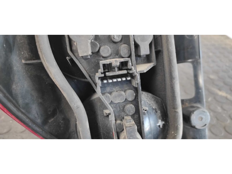 Recambio de piloto trasero derecho para renault laguna ii grandtour (kg0) 1.9 dci diesel referencia OEM IAM 8200002472  