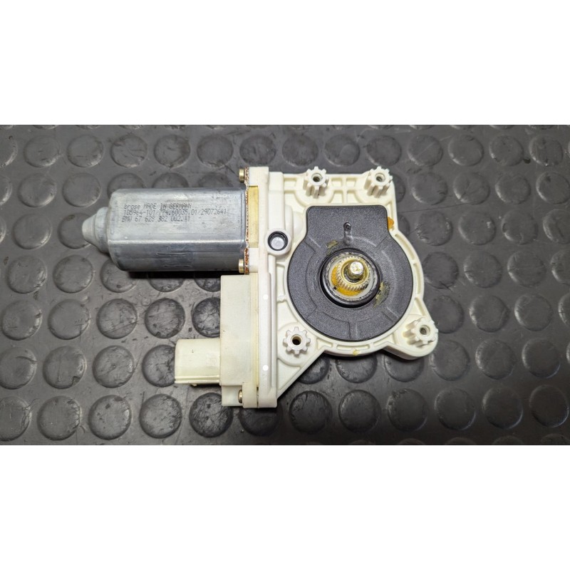 Recambio de motor elevalunas delantero derecho para bmw serie 7 (e65/e66) 730d referencia OEM IAM 676283820021  