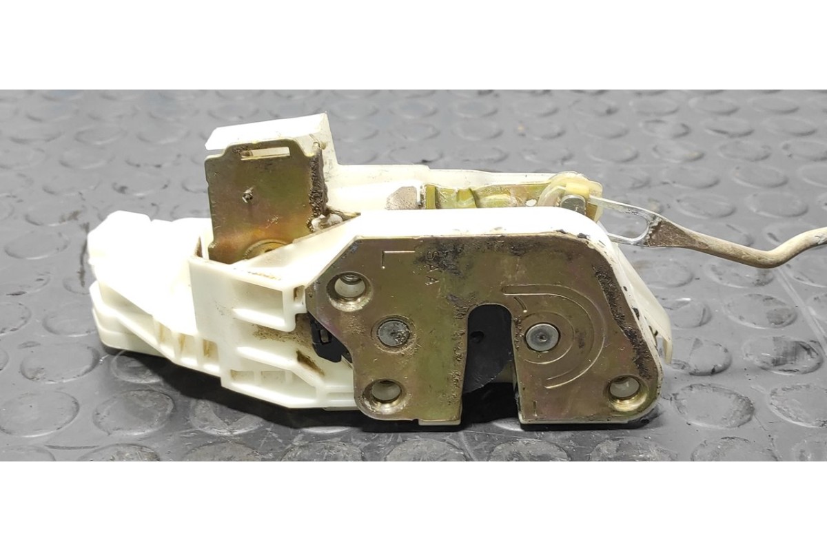 Recambio de cerradura puerta delantera izquierda para mitsubishi l 200 (k6/7) 2500 td magnum sport (4-ptas.) referencia OEM IAM 