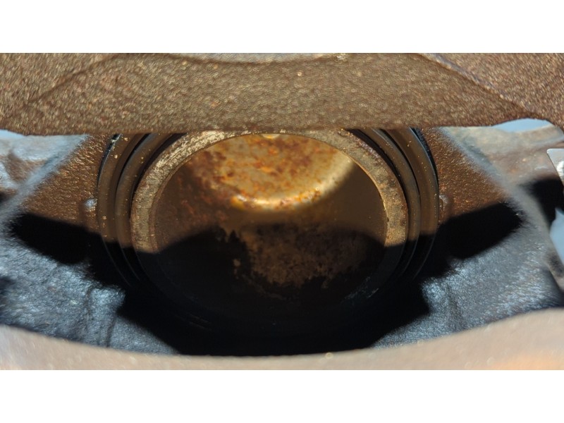 Recambio de pinza de freno delantera derecha para land rover freelander (ln) 2.0 turbodiesel referencia OEM IAM 8J18  