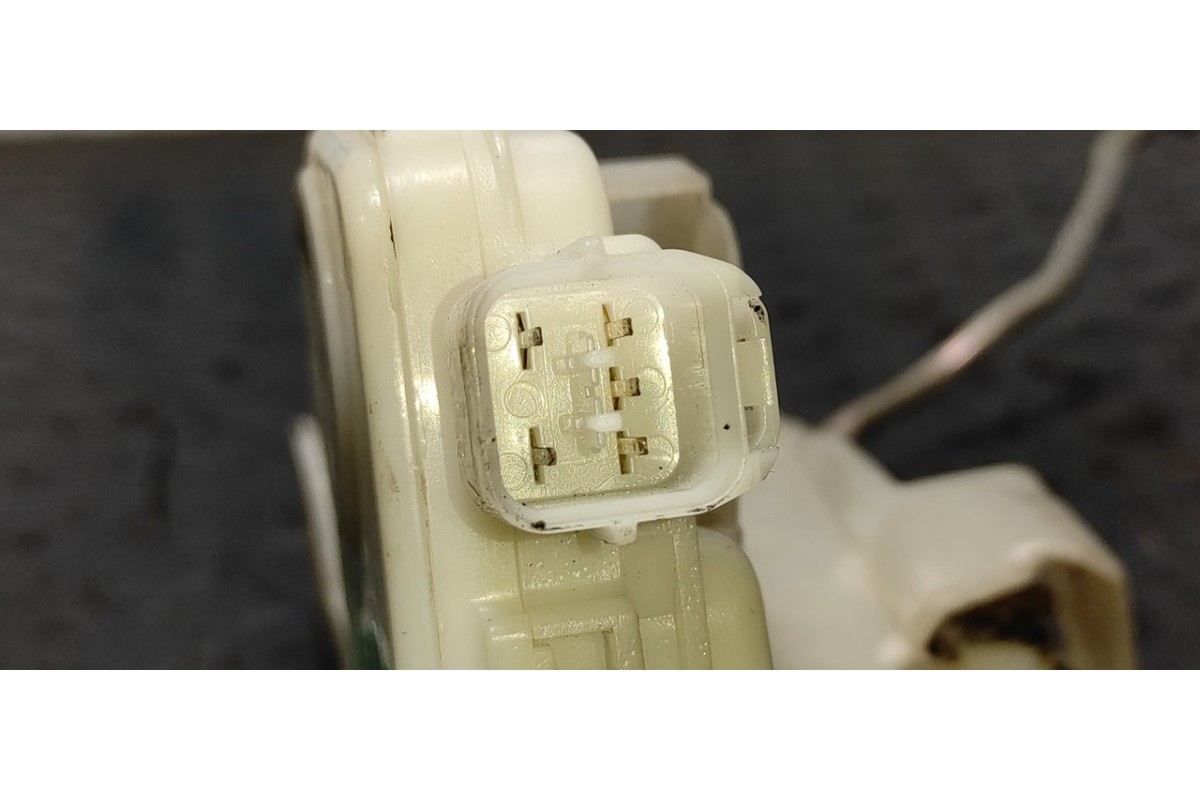 Recambio de cerradura puerta delantera izquierda para mitsubishi l 200 (k6/7) 2500 td magnum sport (4-ptas.) referencia OEM IAM 