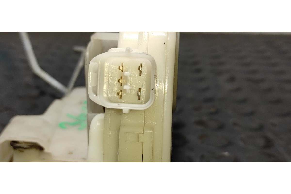 Recambio de cerradura puerta delantera derecha para mitsubishi l 200 (k6/7) 2500 td magnum sport (4-ptas.) referencia OEM IAM 98