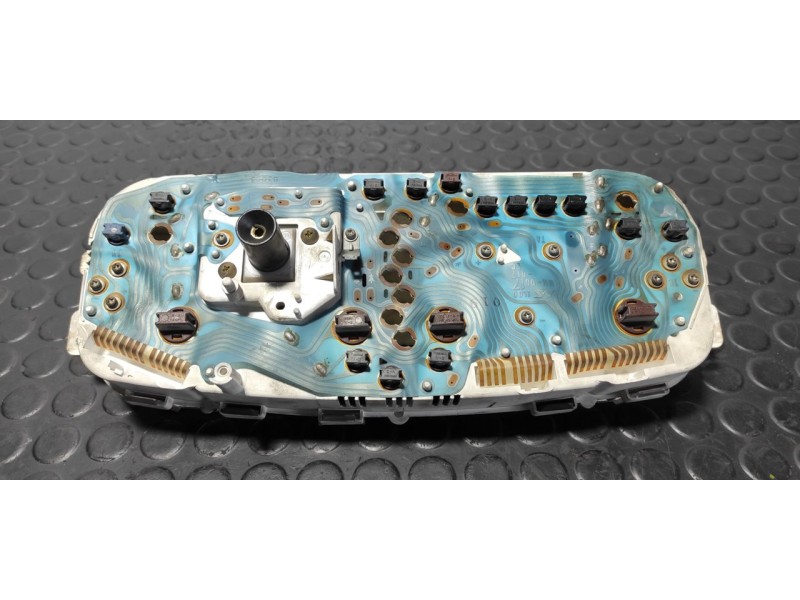 Recambio de cuadro instrumentos para mitsubishi l 200 (k6/7) 2500 td magnum sport (4-ptas.) referencia OEM IAM   