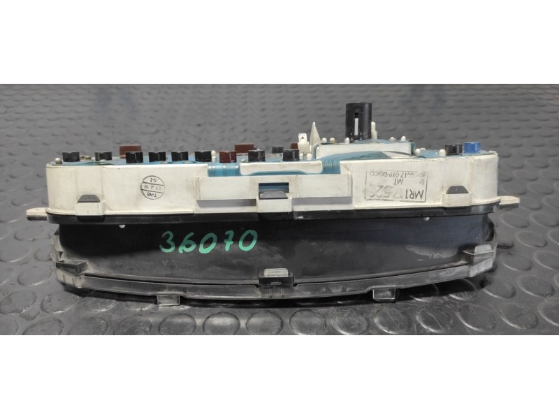 Recambio de cuadro instrumentos para mitsubishi l 200 (k6/7) 2500 td magnum sport (4-ptas.) referencia OEM IAM   