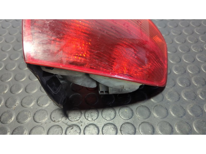 Recambio de piloto trasero izquierdo para audi a4 berlina (8e) 2.0 tdi 16v (103kw) referencia OEM IAM 8E5945095  