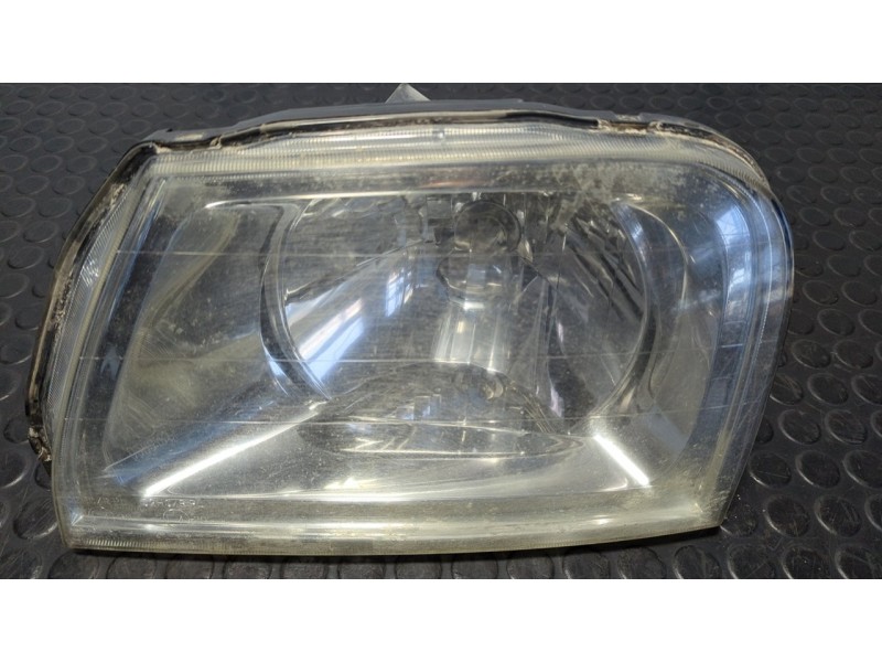 Recambio de faro izquierdo para mitsubishi l 200 (k6/7) 2500 td magnum sport (4-ptas.) referencia OEM IAM 02HCRPL  