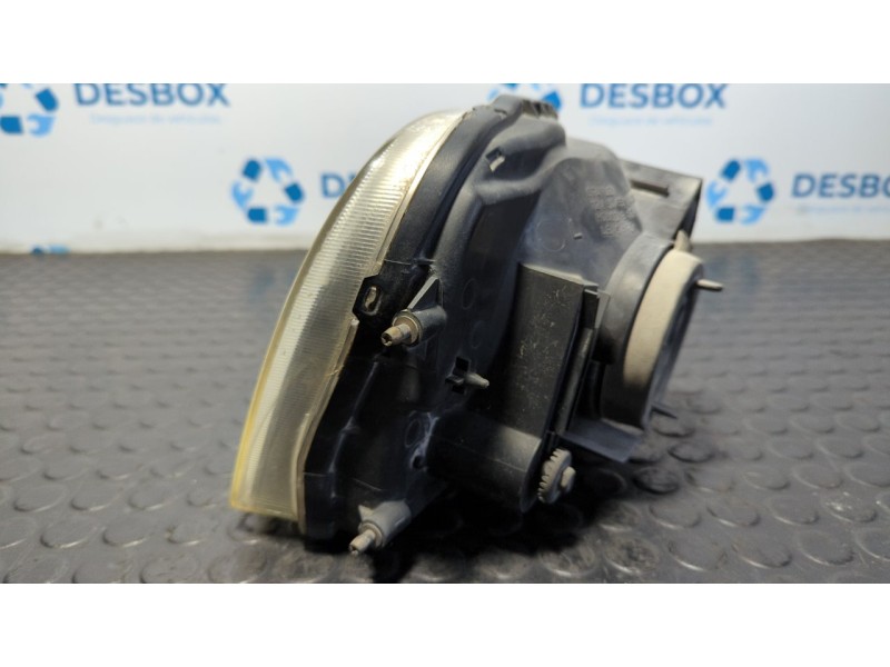 Recambio de faro izquierdo para mitsubishi l 200 (k6/7) 2500 td magnum sport (4-ptas.) referencia OEM IAM 02HCRPL  
