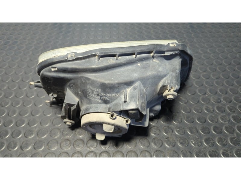 Recambio de faro izquierdo para mitsubishi l 200 (k6/7) 2500 td magnum sport (4-ptas.) referencia OEM IAM 02HCRPL  