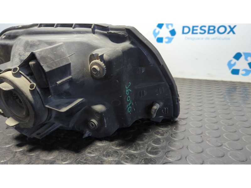 Recambio de faro izquierdo para mitsubishi l 200 (k6/7) 2500 td magnum sport (4-ptas.) referencia OEM IAM 02HCRPL  