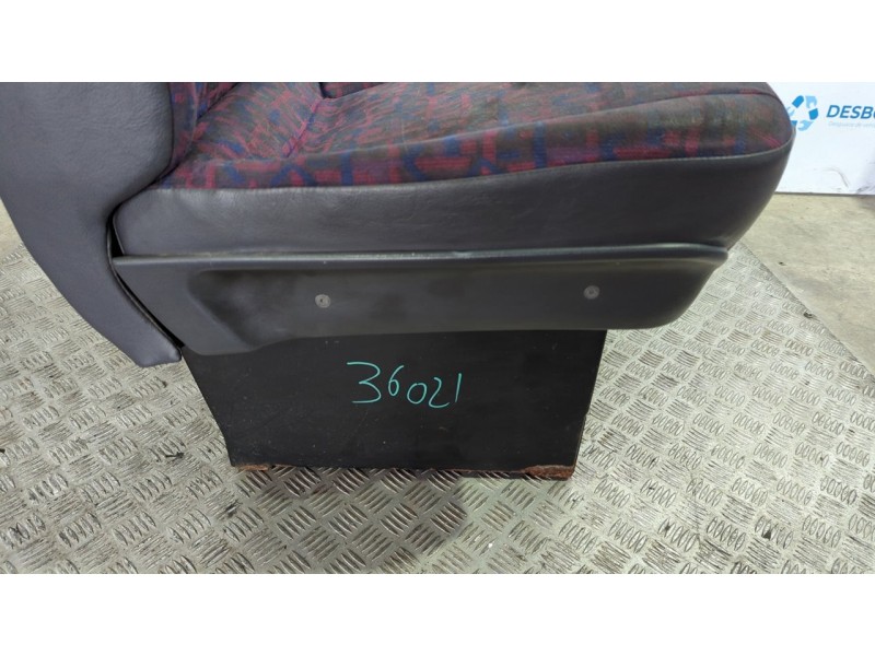 Recambio de asiento delantero derecho para mercedes-benz vito (w638) caja cerrada 110 d  (638.074) referencia OEM IAM   