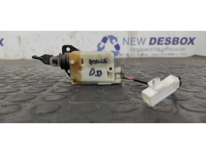 Recambio de motor cierre centralizado delantero derecho para fiat doblo (119) 1.2 cat referencia OEM IAM 221481C  