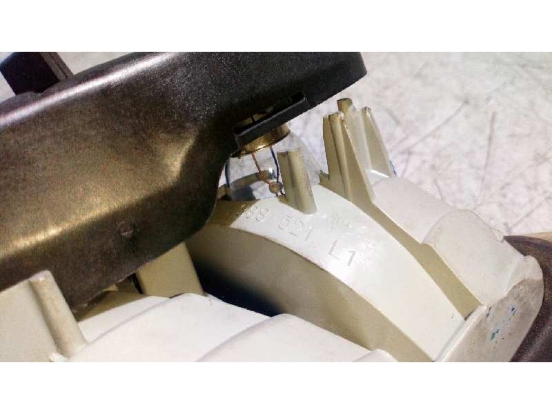 Recambio de piloto porton izquierdo para bmw serie 3 berlina (e46) 320d edition advance referencia OEM IAM 388521L1  