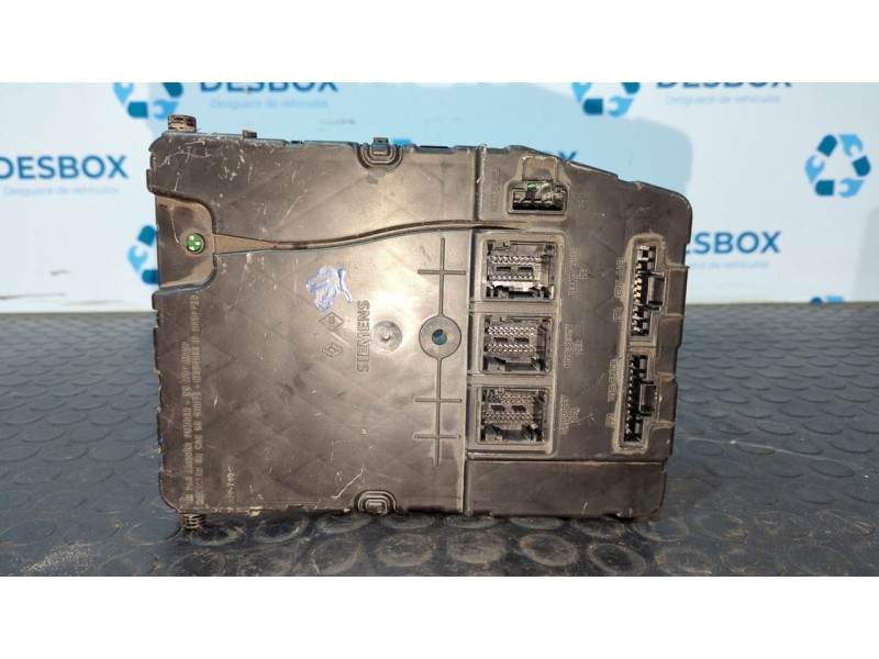 Recambio de caja reles / fusibles para renault megane ii berlina 3p 1.9 dci diesel referencia OEM IAM 8200309691  