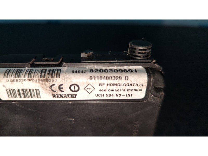 Recambio de caja reles / fusibles para renault megane ii berlina 3p 1.9 dci diesel referencia OEM IAM 8200309691  