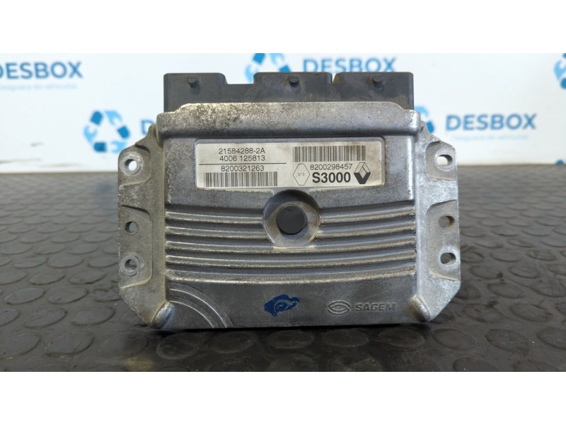 Recambio de centralita motor uce para renault megane ii berlina 3p 1.6 16v referencia OEM IAM 8200298457  