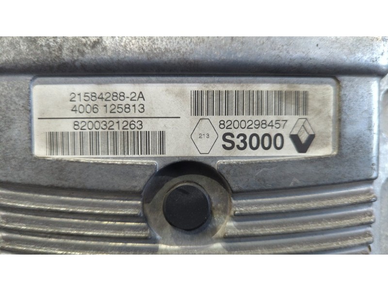 Recambio de centralita motor uce para renault megane ii berlina 3p 1.6 16v referencia OEM IAM 8200298457  