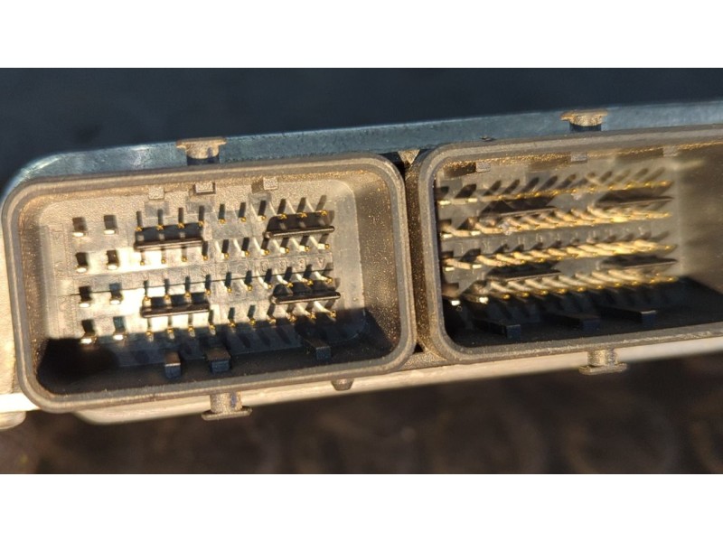 Recambio de centralita motor uce para renault megane ii berlina 3p 1.6 16v referencia OEM IAM 8200298457  