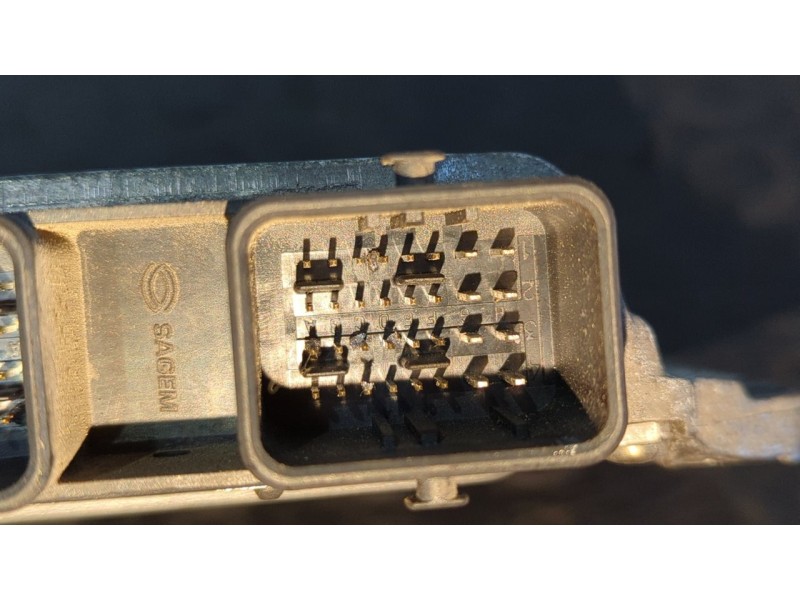 Recambio de centralita motor uce para renault megane ii berlina 3p 1.6 16v referencia OEM IAM 8200298457  