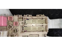 Recambio de caja reles / fusibles para toyota verso 2.0 d-4d cat referencia OEM IAM 827300F290A   2