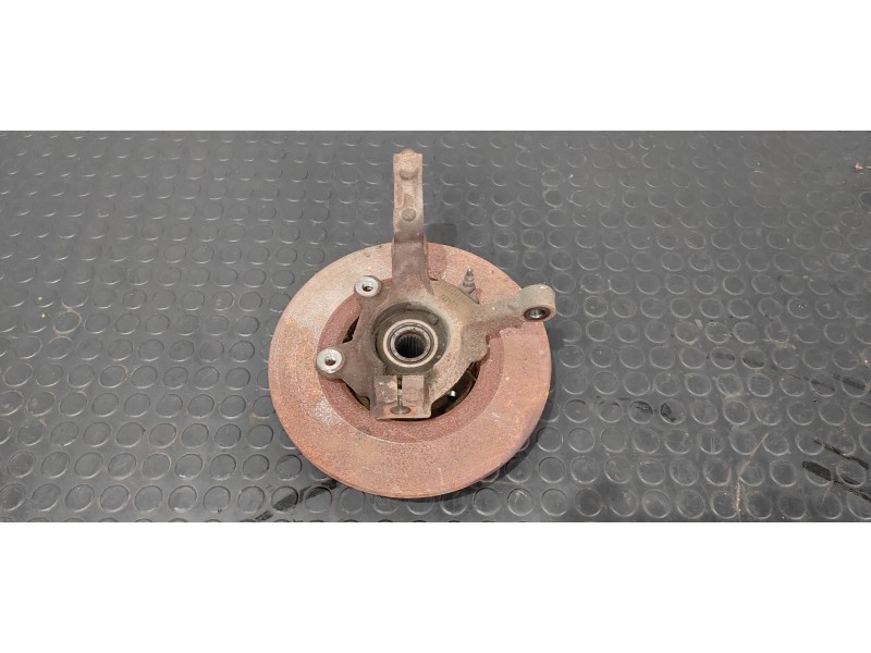 Recambio de mangueta delantera derecha para renault twingo societe referencia OEM IAM 07H01P2B  