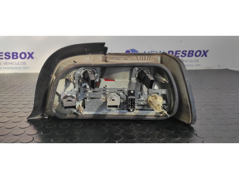Recambio de piloto trasero izquierdo para bmw serie 3 berlina (e36) 2.5 24v cat referencia OEM IAM 1393333  