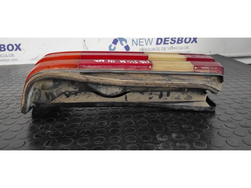 Recambio de piloto trasero derecho para mercedes-benz clase s (w126) berlina+coupe se 500 referencia OEM IAM 1268200764  