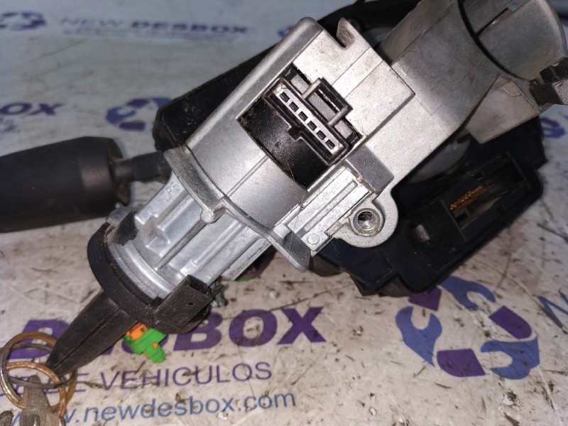 Recambio de mando multifuncion para opel corsa d 1.3 16v cdti referencia OEM IAM 13142283  