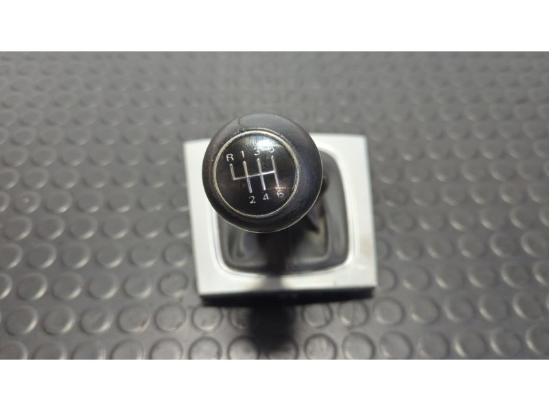 Recambio de pomo palanca cambio para audi a3 sportback (8p) 2.0 fsi ambiente referencia OEM IAM 8P0863279  