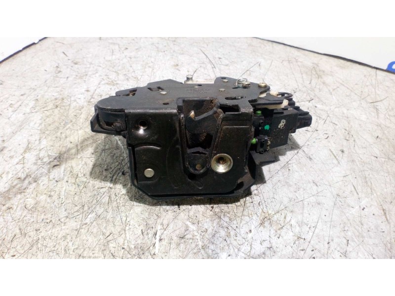 Recambio de cerradura puerta trasera izquierda para volvo v70 familiar 2.3 20v turbo cat referencia OEM IAM 9152489  