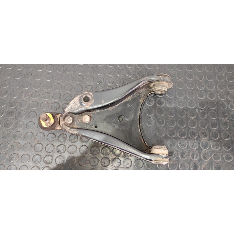 Recambio de brazo derecho inferior delantero para renault twingo societe referencia OEM IAM 8200763290  