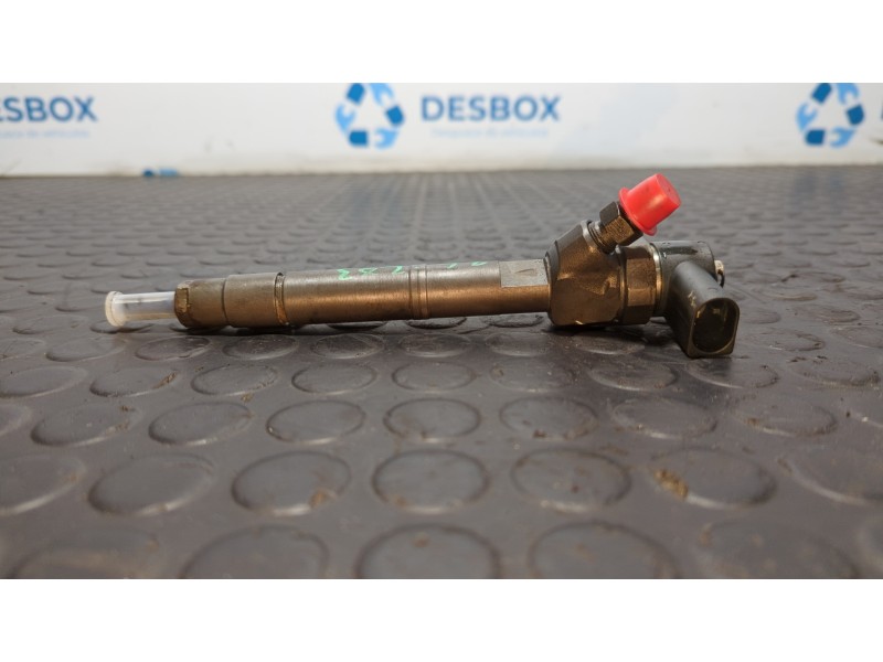 Recambio de inyector para mercedes-benz clase c (w203) berlina 220 cdi (203.006) referencia OEM IAM A6110700987  