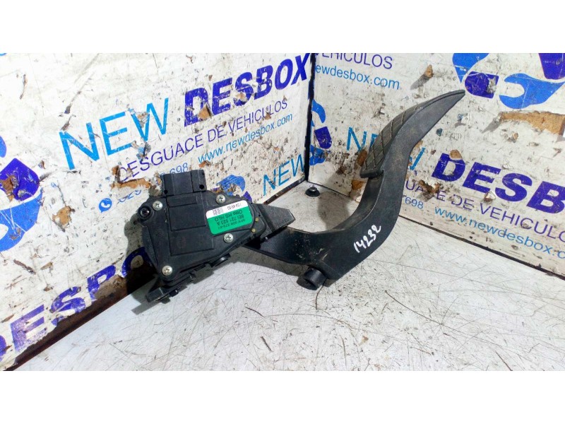 Recambio de pedal acelerador para audi a4 berlina (8e) 2.0 20v cat (alt) referencia OEM IAM 8EI721523A  