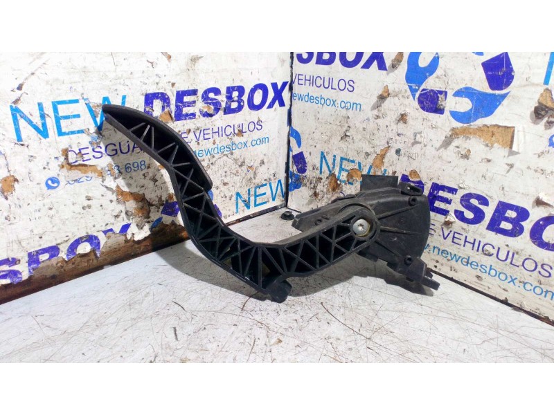 Recambio de pedal acelerador para audi a4 berlina (8e) 2.0 20v cat (alt) referencia OEM IAM 8EI721523A  