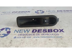 Recambio de mando elevalunas trasero derecho para renault megane ii berlina 3p 1.6 cat referencia OEM IAM 156013870  