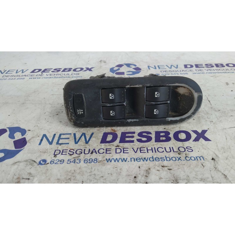 Recambio de mando elevalunas delantero izquierdo para renault megane ii familiar dynamique referencia OEM IAM 156018070  