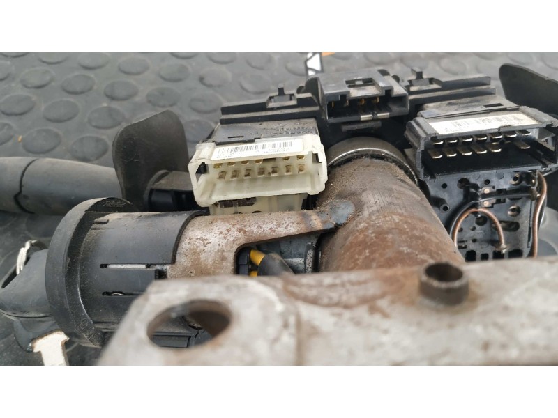 Recambio de columna direccion para opel movano (2004 =>) 1.9 cdti cat (f9q-774 / l40) referencia OEM IAM 7700302072U  