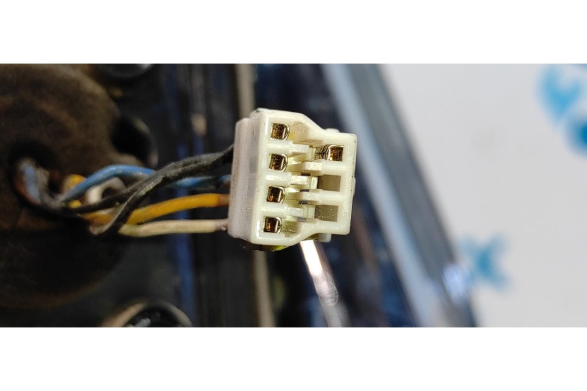 Recambio de retrovisor derecho para mitsubishi l 200 (k6/7) 2500 td magnum sport (4-ptas.) referencia OEM IAM 012098  